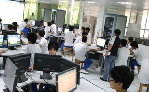 武汉军需工业技工学校计算机及应用（VR方向）